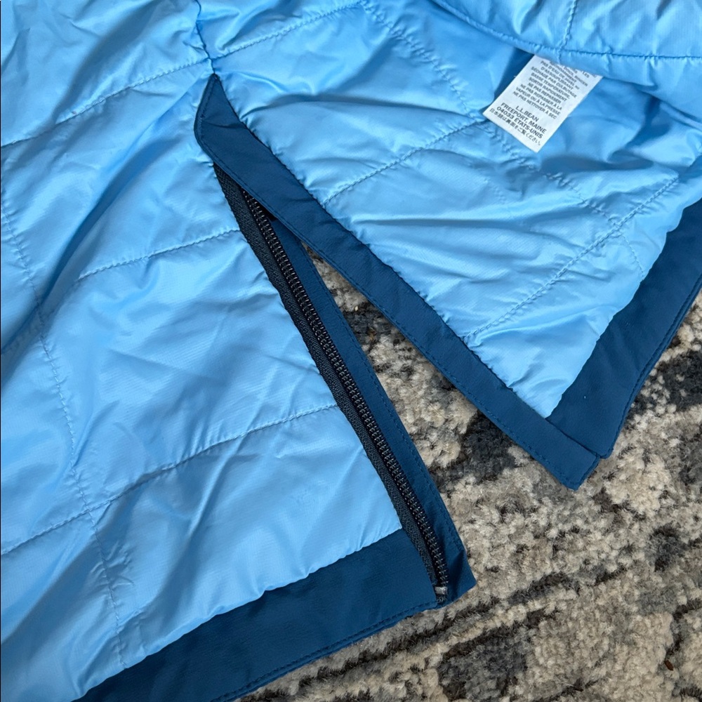 LL Bean Women's Waterproof PrimaLoft Packaway Jacket in dark marine blue - Picture 8 of 12